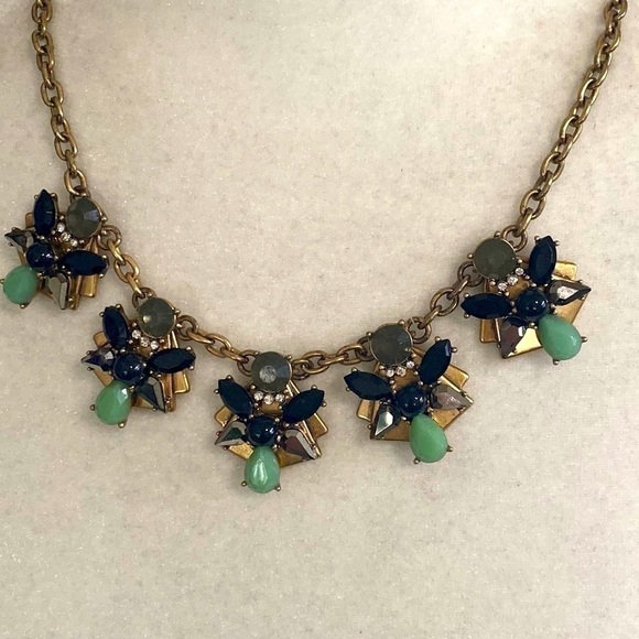 J. CREW Mixed Stone Floral Clusters Gray Hematite Black Green Gold Tone Necklace - Picture 5 of 17
